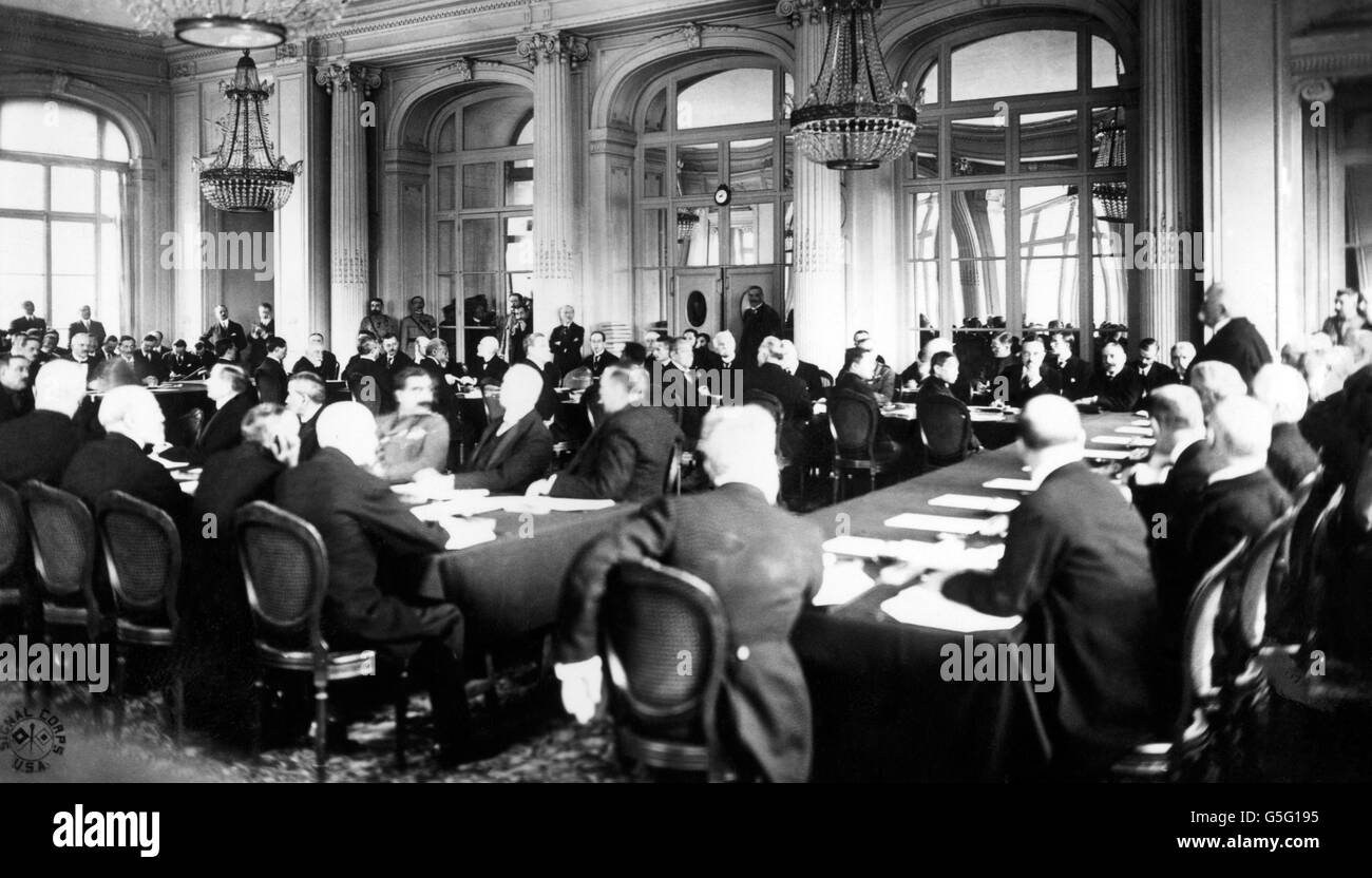 world-war-one-versailles-peace-conference-stock-photo-106687761-alamy