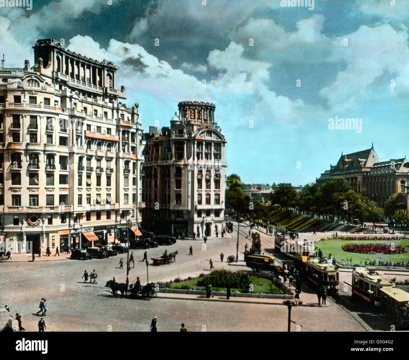 Der Senatsplatz In Bukarest Senate Square In The Capital Bucharest Romania Southeastern Europe Balkan History Historical 1910s 1920s 20th Century Archive Carl Simon Hand Coloured Glass Slide Architecture Square City Capital Houses