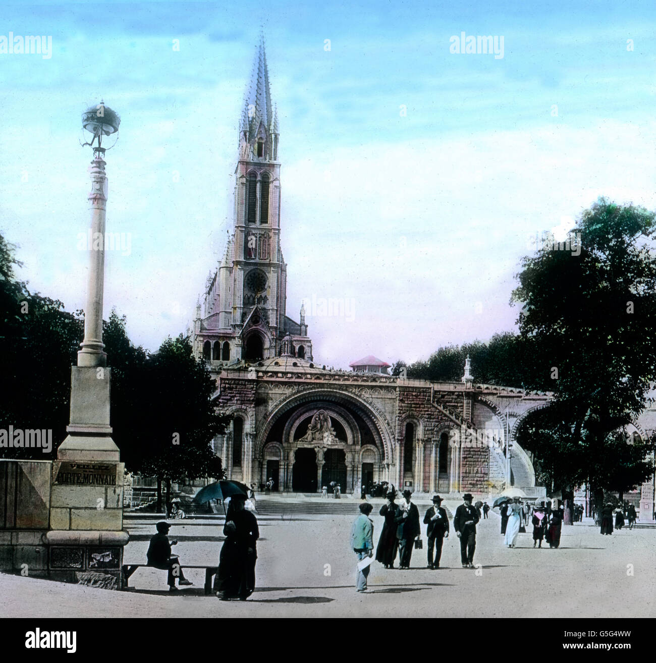 France, Lourdes, the square in front of the Rosary Basilica, image date: circa 1925. Carl Simon Archive Stock Photo