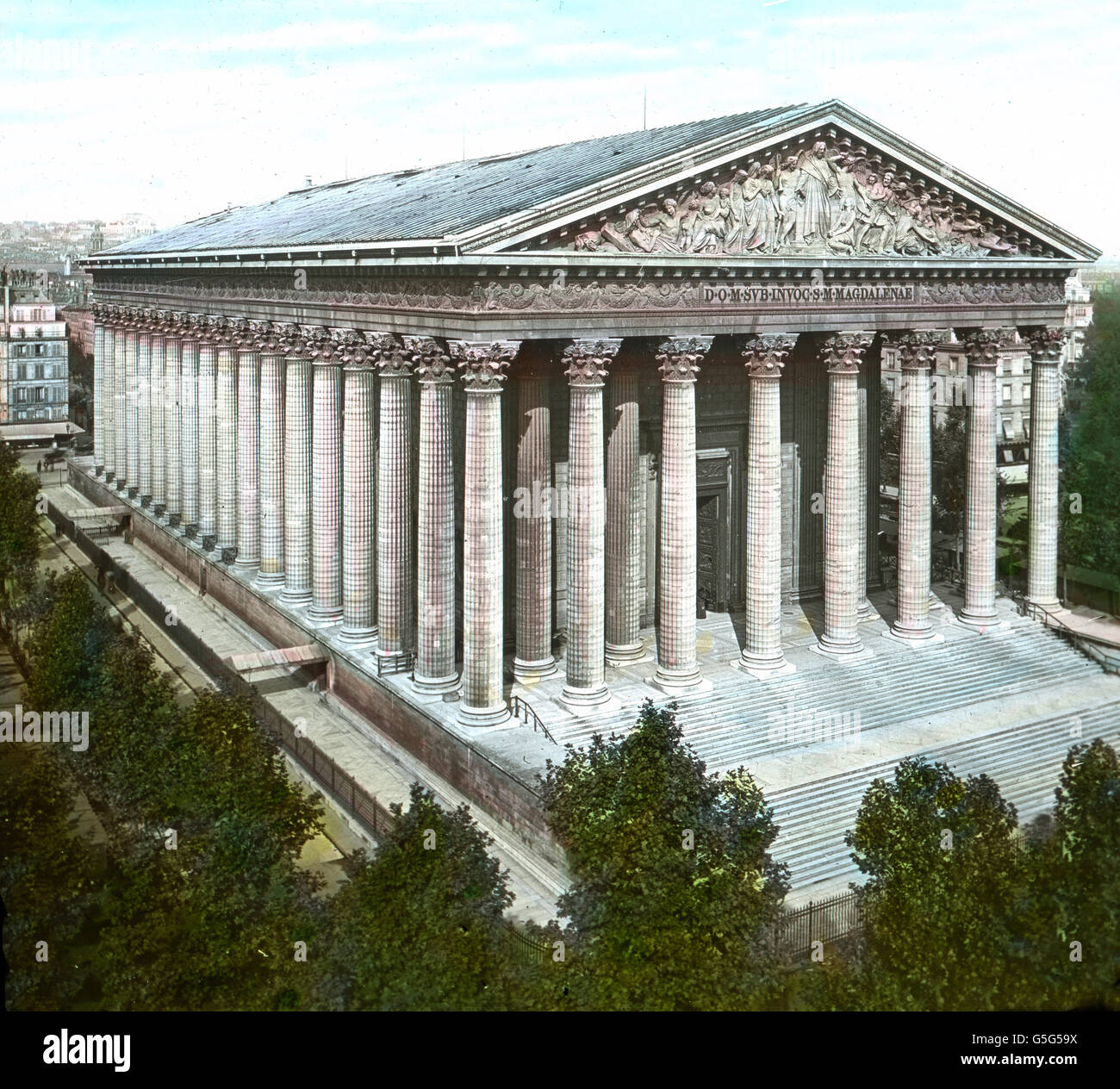 Die Kirche St. Madeleine in Paris. The Saint Madeleine church in Paris. Europe, France, Paris pilgrim, pilgrimage, religion, history, historical, 1910s, 1920s, 20th century, archive, Carl Simon, church, architecture, temple, classicism, column, Greek, Roman, hand coloured glass slide Stock Photo