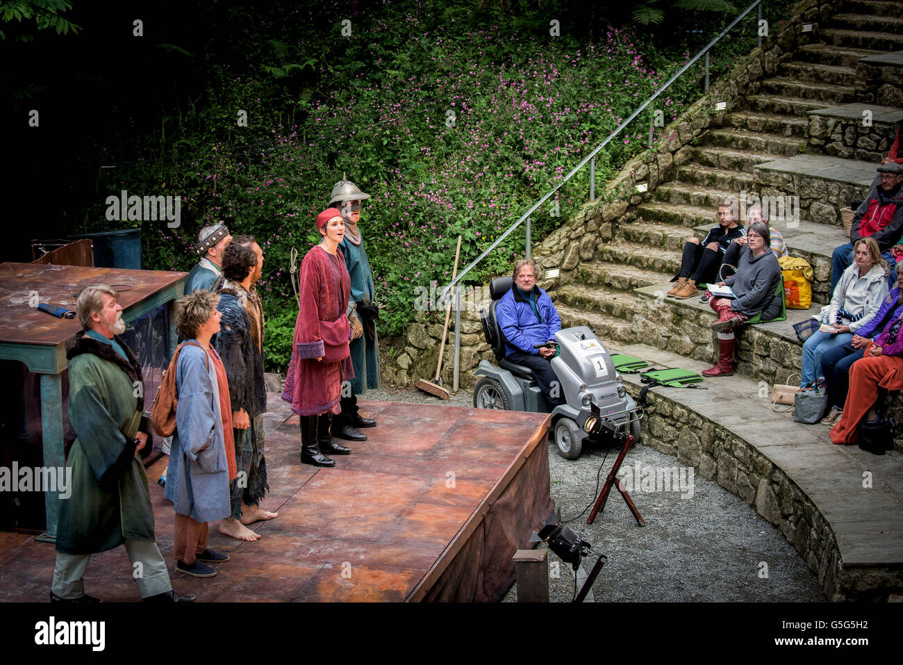 Miracle Theatre Performing Life’s A Dream Actors Acting Trebah Garden Amphitheatre Cornwall. Stock Photo