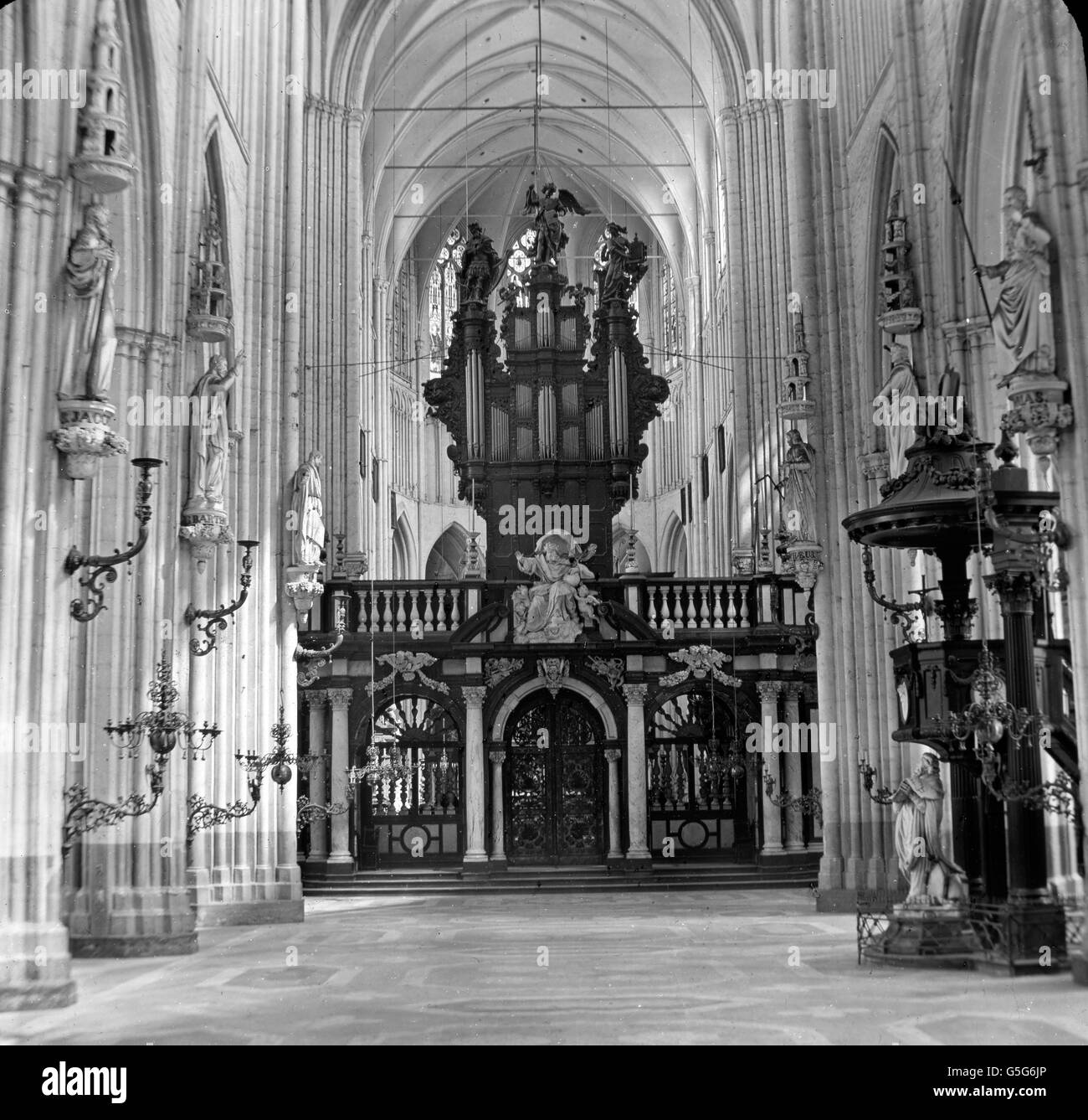 Belgium bruges notre dame cathedral hi-res stock photography and images -  Alamy