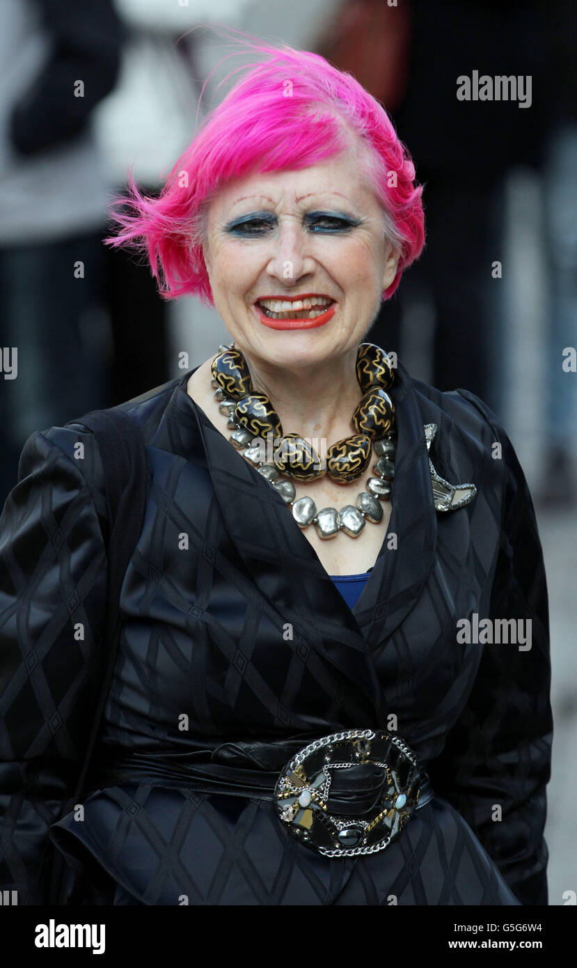 Designer Zandra Rhodes arrives at St Paul's Cathedral in London, for the memorial service of hairdresser Vidal Sassoon who died in May. Stock Photo