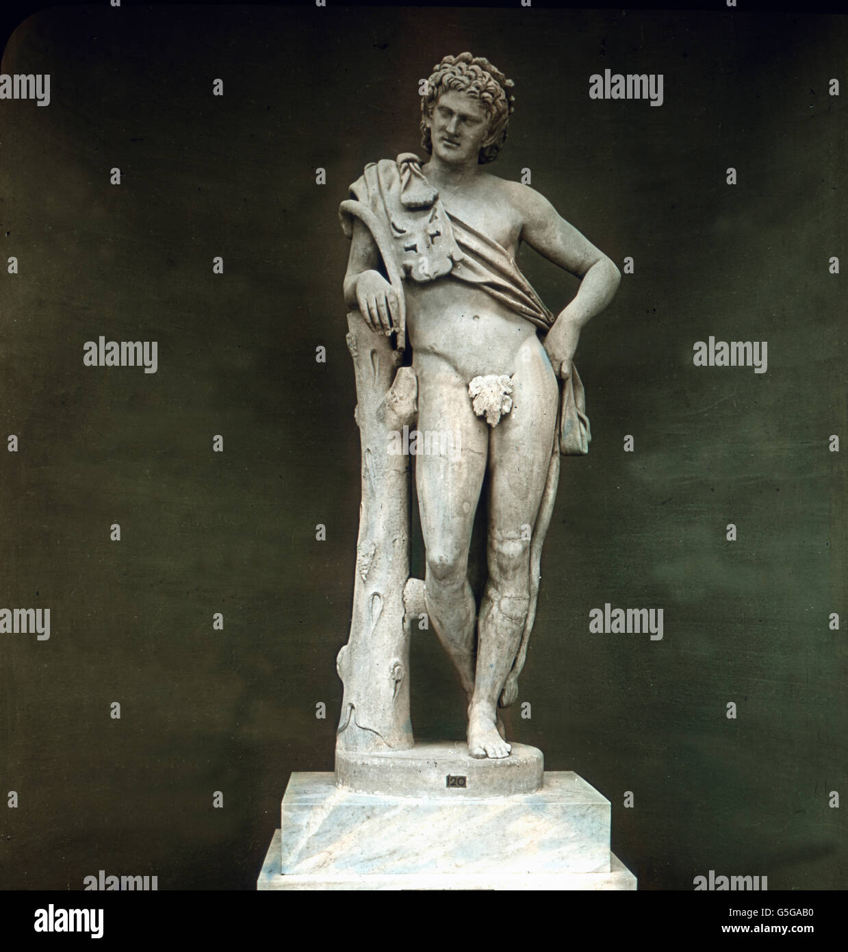 Statue eines Satyrs. A Satyr statue. sculpture, man, fine arts, marble, Greek, Europe, Italy, Rome, history, historical, 1910s, 1920s, 20th century, archive, Carl Simon, hand-coloured glass slide Stock Photo