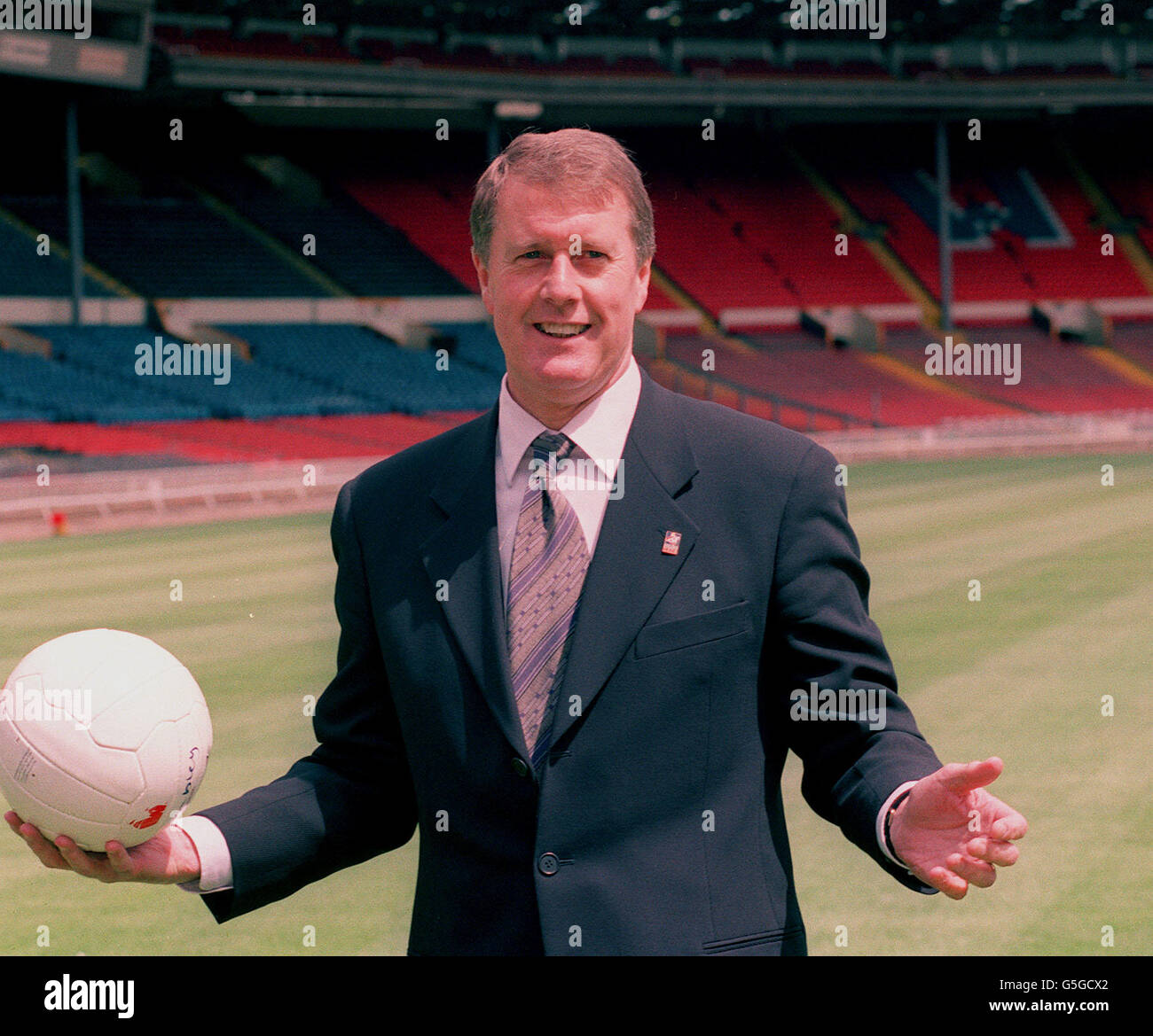 England's 1966 World Cup final hat trick hero, Geoff Hurst, at Wembley Stadium. Hurst is to be knighted in the Queens Birthday honours list. 5/10/01: Hurst was being reunited with the ball that helped him become a footballing legend 35 years ago. * Sir Geoff, the only player to have scored three goals in a World Cup Final, will once again get his hands on the famous orange ball on a visit to the National Football Museum in Preston, Lancashire. 23/04/02 : English 1966 World Cup footballers, Sir Bobby Charlton, Sir Jack Charlton and Sir Geoff Hurst. Eight of the ten remaining England 1966 World Stock Photo