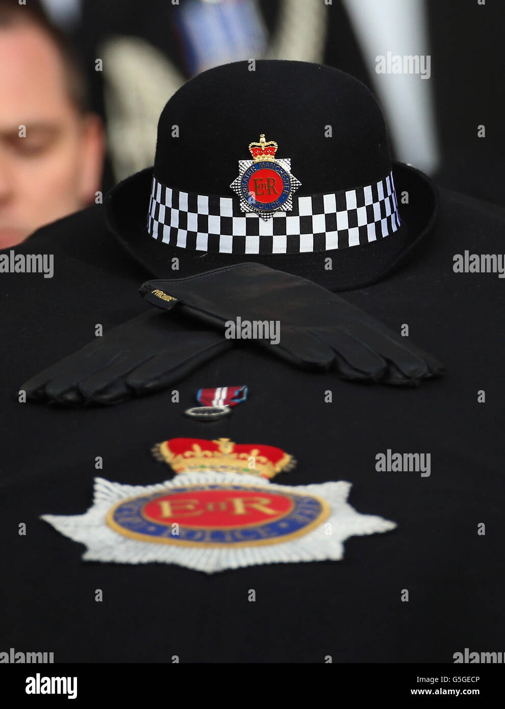 Gloves and queens jubilee medal hires stock photography and images Alamy