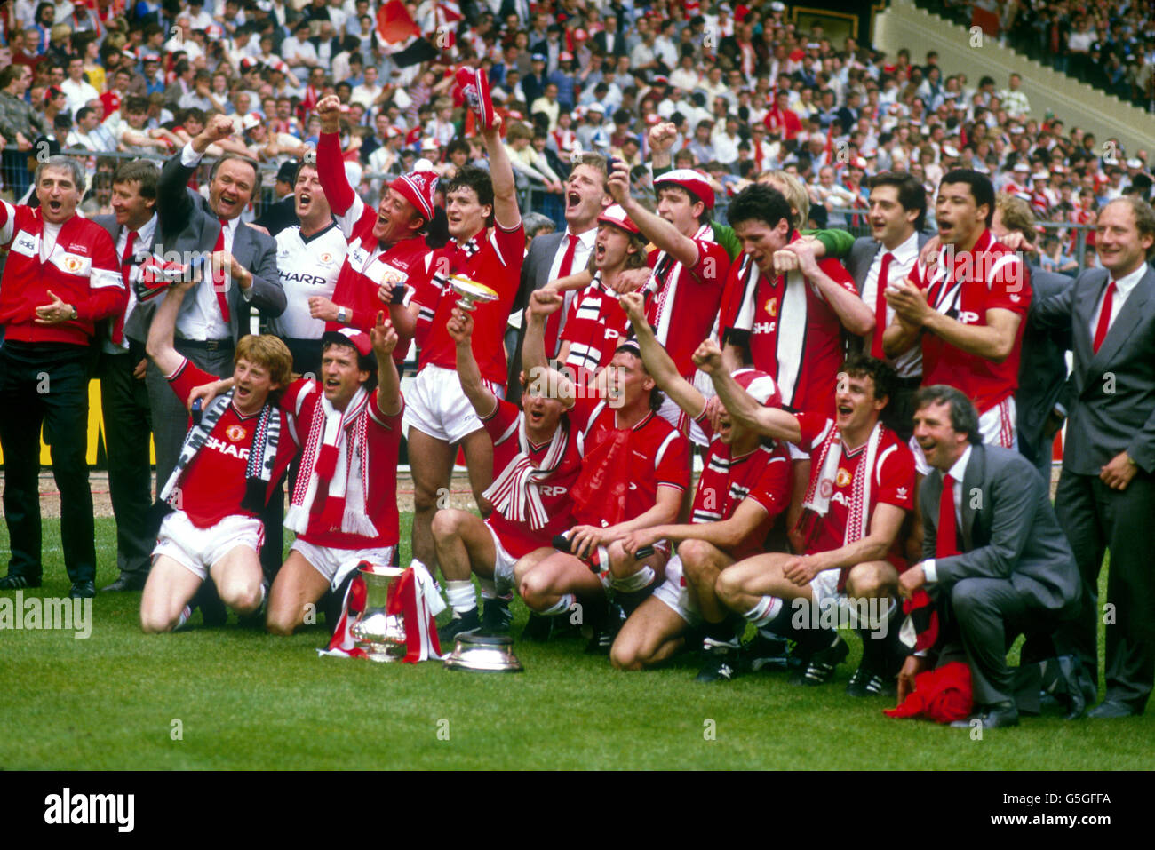 Manchester united fa cup final 1985 hires stock photography and images