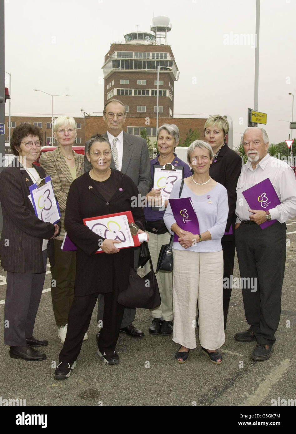 Eight volunteers who helped council family and friends involved in the US tragedy, during a press conference at Heathrow Airport. (Left to right) Dr. Lyn Franchino, from north Wales, Lorraine Johnson, from north Wales, Joy Caplin, fron Archway north London. * President of Cruse, Dr. Colin Murray-Parkes, from Chorley Wood, Gwen Aaron, from Bangor north Wales, Shirley Hill, from Reigate, Pam Snowden, from Leeds and Fred Harris, from Surrey. The eight of ten counsellors from British based 'Cruse Bereavement Care' flew to the USA to comfort the first wave of relatives to arrive in New York. Stock Photo