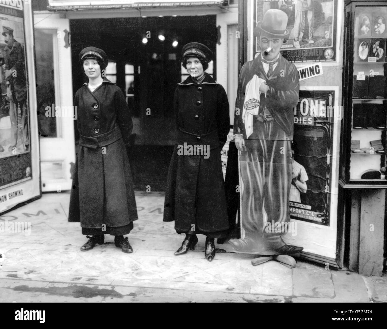 First world war women uniform hi-res stock photography and images - Alamy