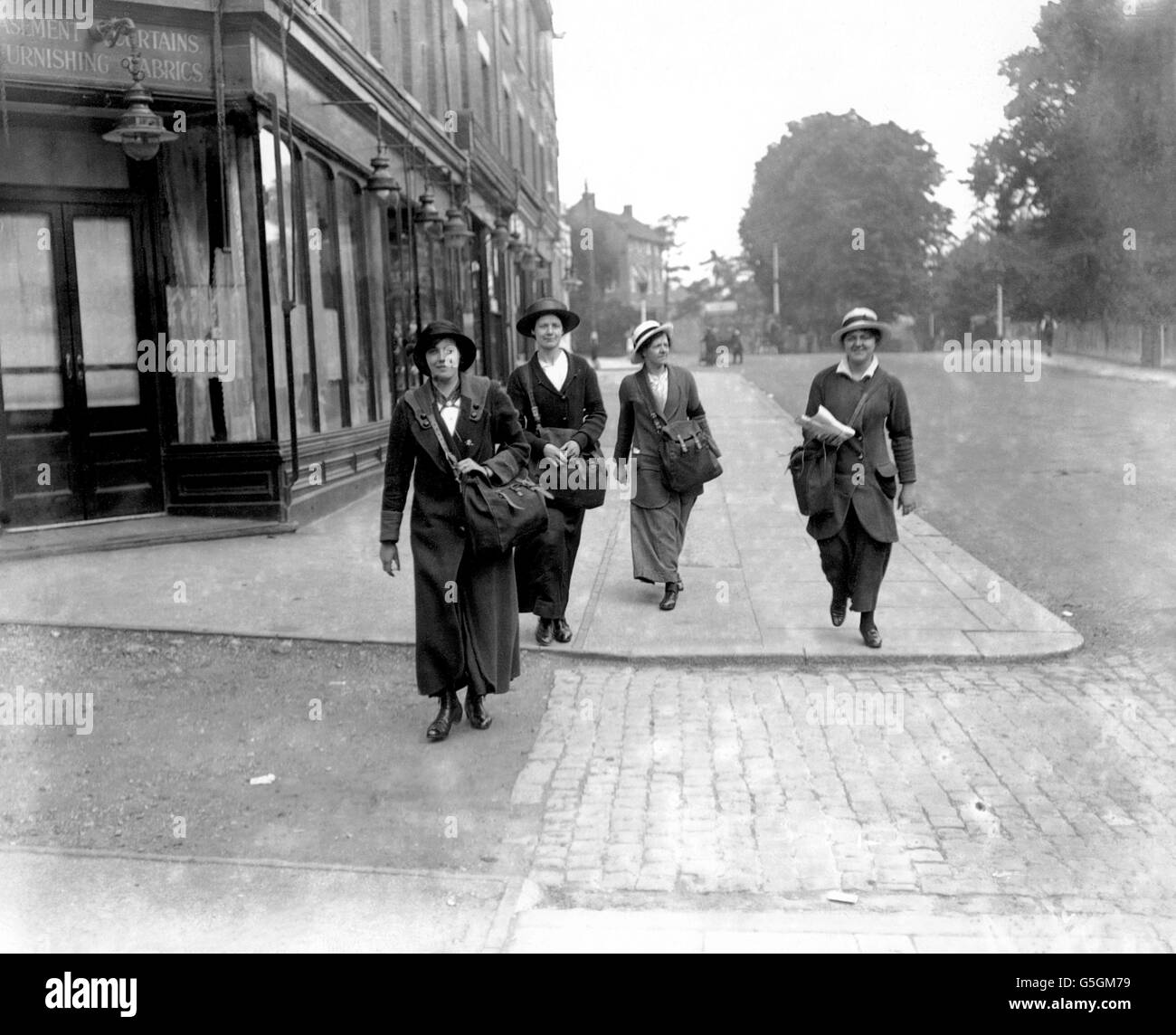 World War One - Postwomen - Golders Green and Hampstead Garden Suburb Stock Photo