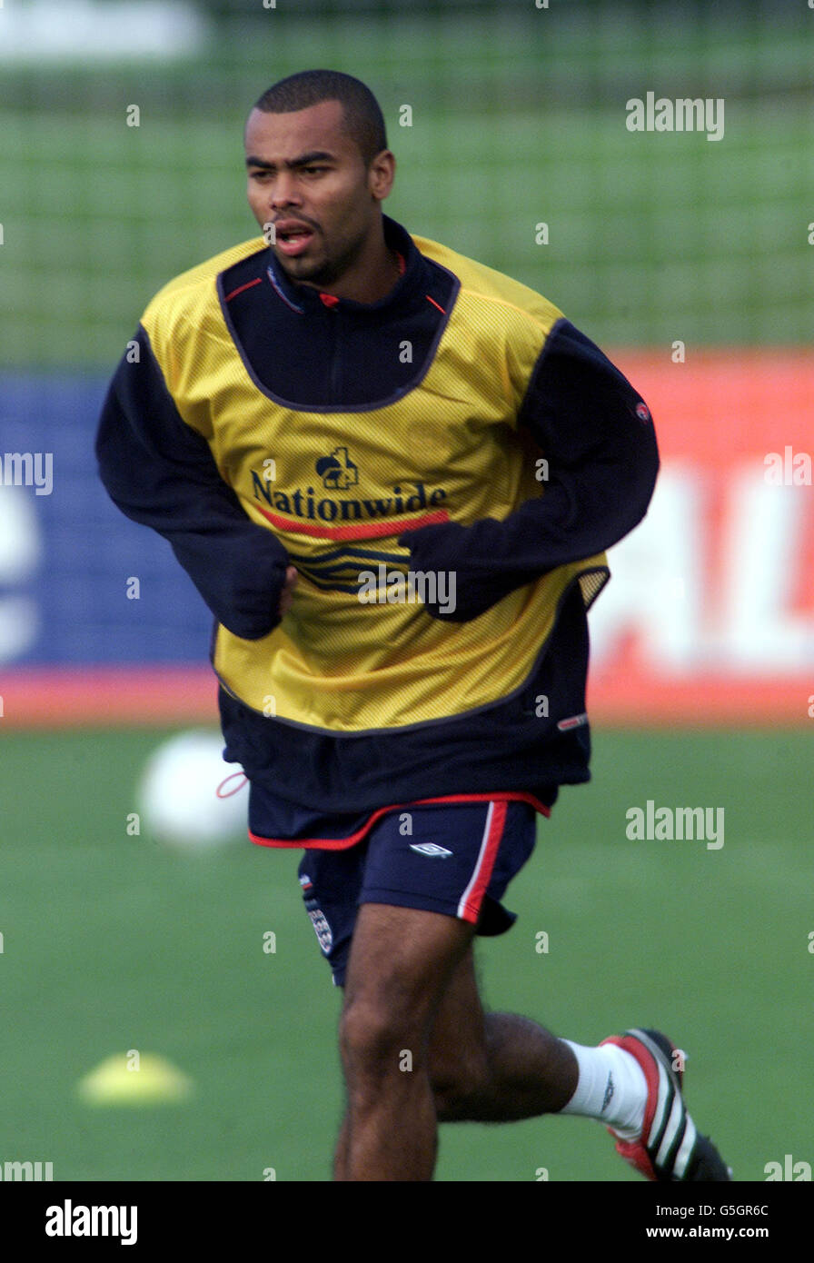 Ashley Cole of England trains with England, prior to the World Cup Qualifier against Greece at Old Trafford. Stock Photo