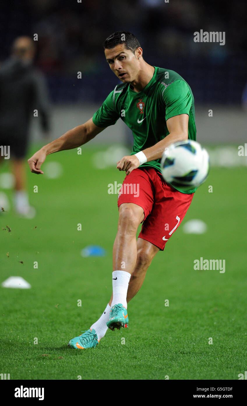 Portugal's Cristiano Ronaldo before the World Cup Group F Qualifying match at the Estadio do Dragao, Porto, Portugal. Stock Photo