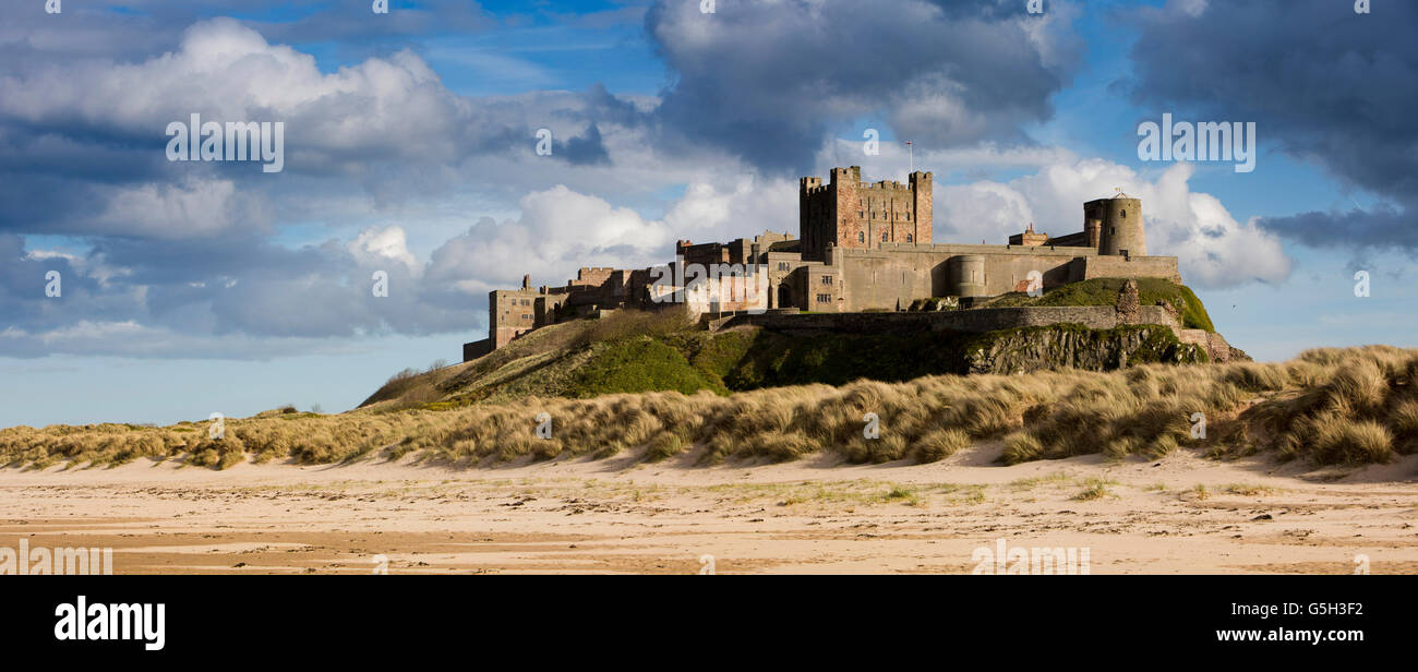 UK, England Northumberland, Bamburgh Castle, from the Wynding Beach, late afternoon, panoramic Stock Photo
