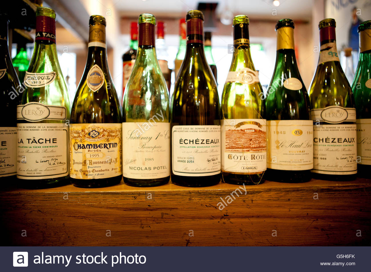 Vintage Wine Bottles Stock Photos & Vintage Wine Bottles Stock Images Alamy