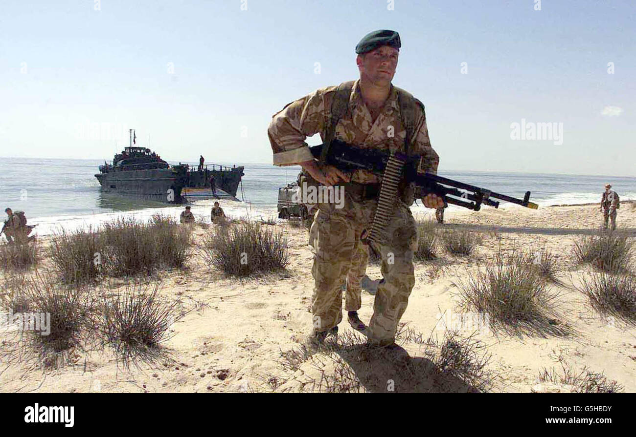 Royal marines of 40 commando bravo company hi-res stock photography and ...