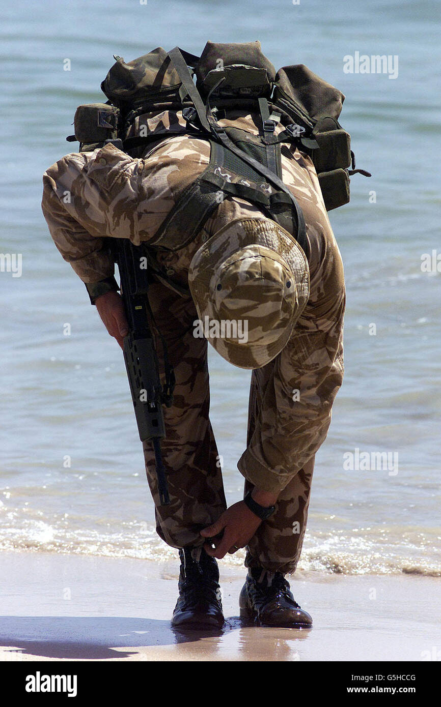 Royal Marines Commando exercise in Oman Stock Photo Alamy