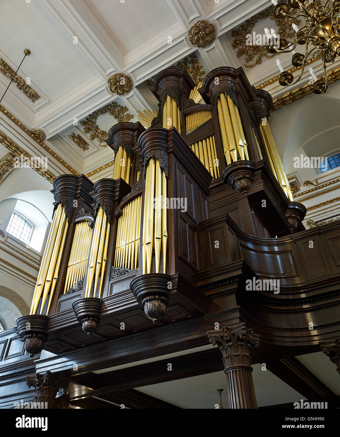 St Lawrence Jewry, church in the City of London. 2001 organ by Johannes Klais Orgelbau Stock Photo