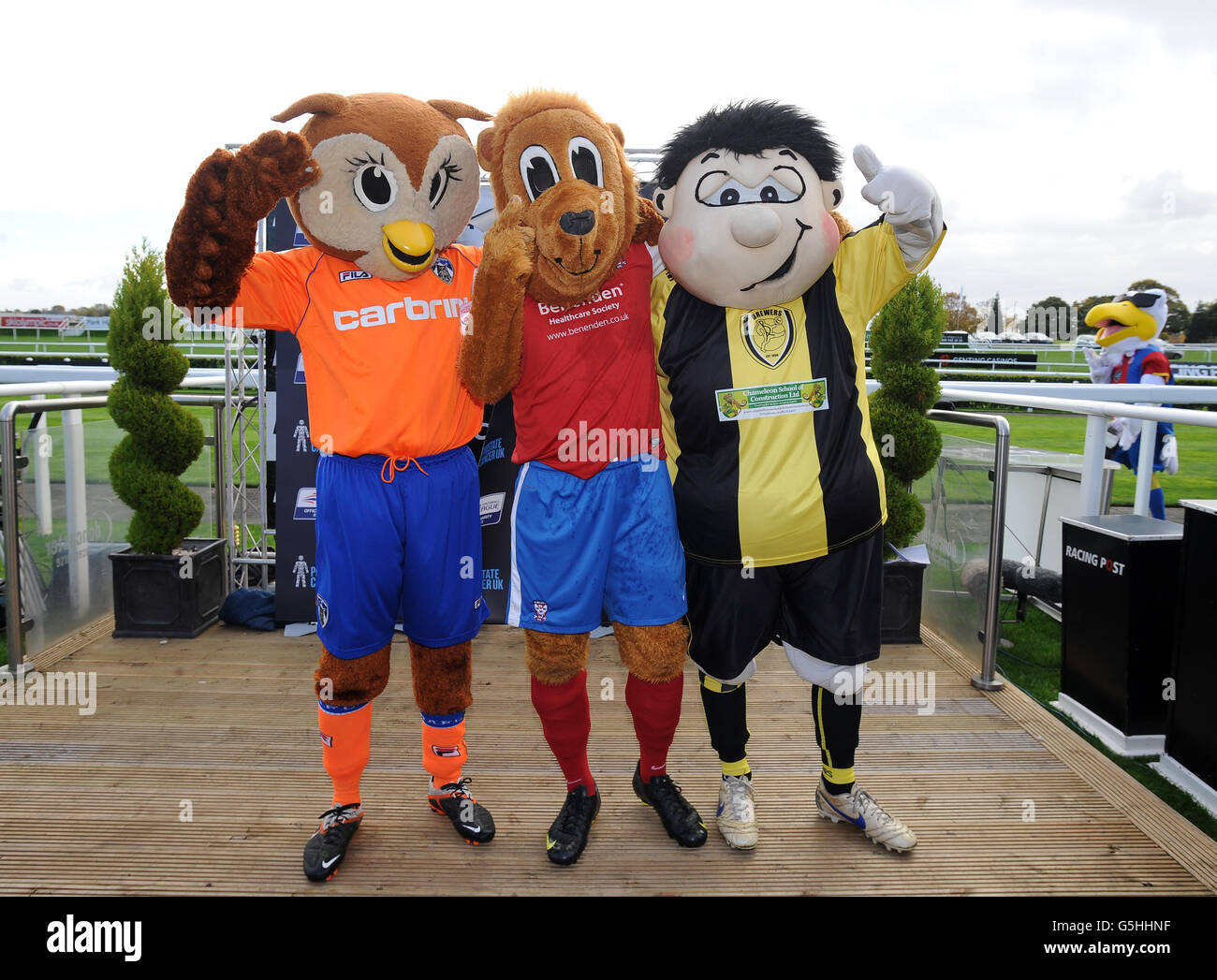 Winners of the football league mascot race hi-res stock photography and ...