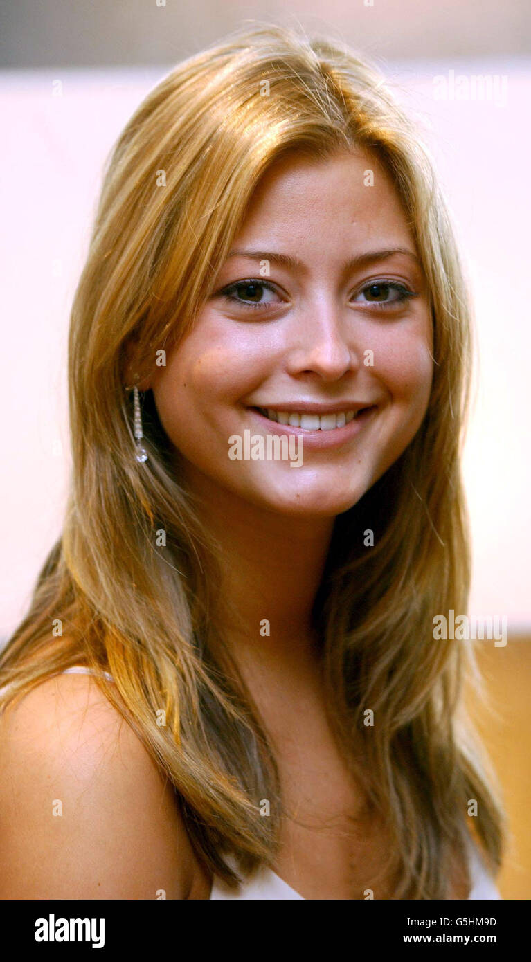 Australian actress Holly Valance, who plays Felicity Scully in Neighbours. * 6/5/02: Australian actress Holly Valance, who played Felicity Scully in Neighbours, was celebrating after her new single Kiss Kiss went straight into the UK chart at number one, knocking pop trio the Sugababes off the top slot after just one week. Stock Photo