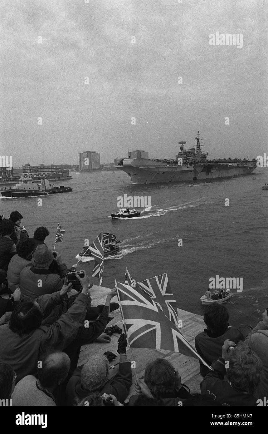 Royal Navy aircraft carrier HMS Hermes leaving Portsmouth to join the task force for the Falklands. Stock Photo
