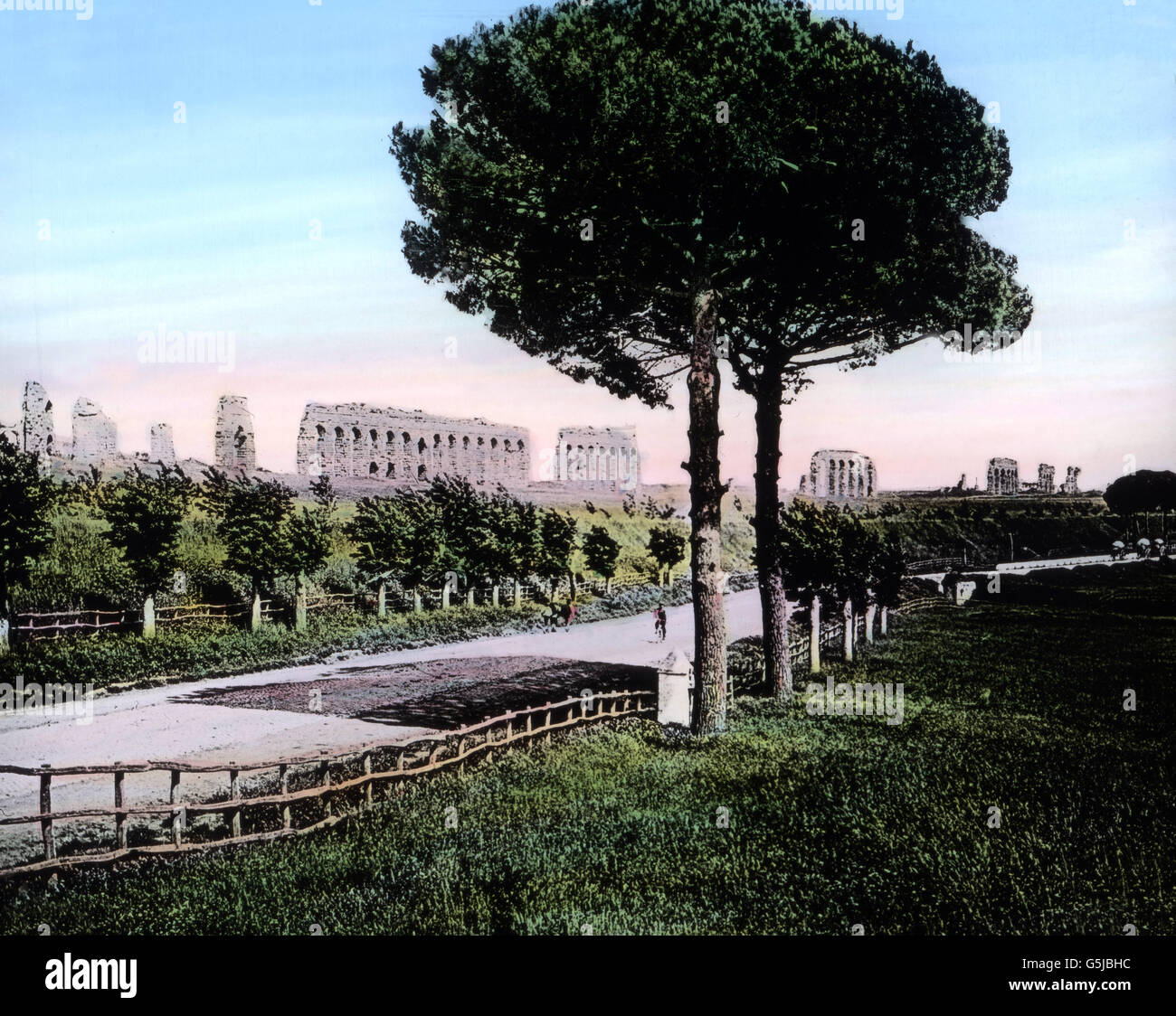 Via Appia bei Rom, Italien, Farbenphotographie von 1910. main image 0