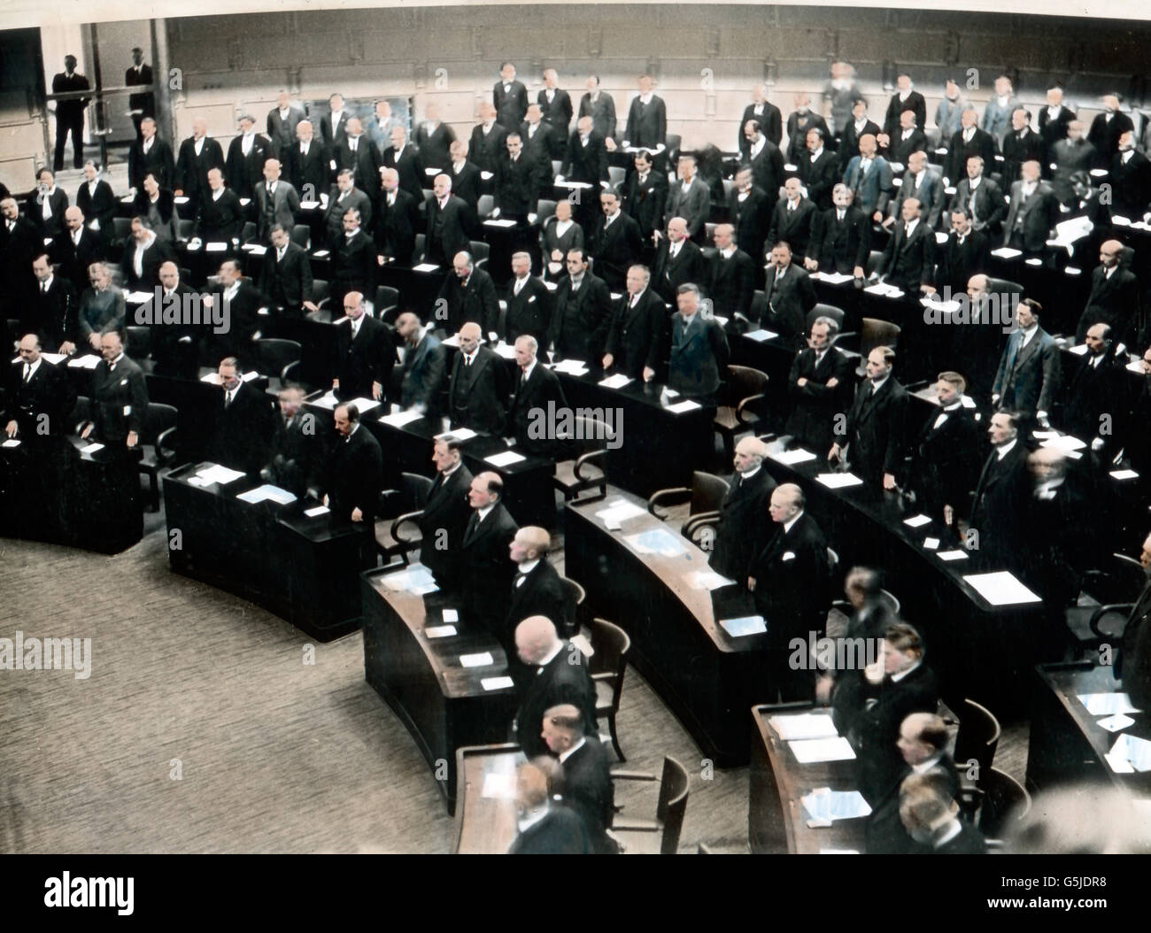 Eine Sitzung im finnischen Parlament, Helsinki, Finnland, 1930er Jahre. Pleanry meeting at the Finnish parliament, Helsinki, Finland 1930s. Stock Photo