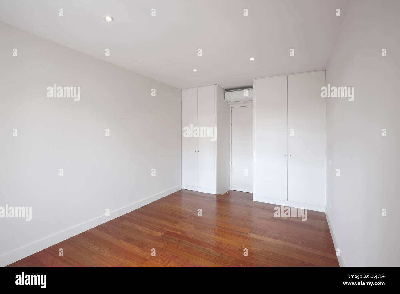 Fitted Wardrobes Stock Photos Fitted Wardrobes Stock Images Alamy