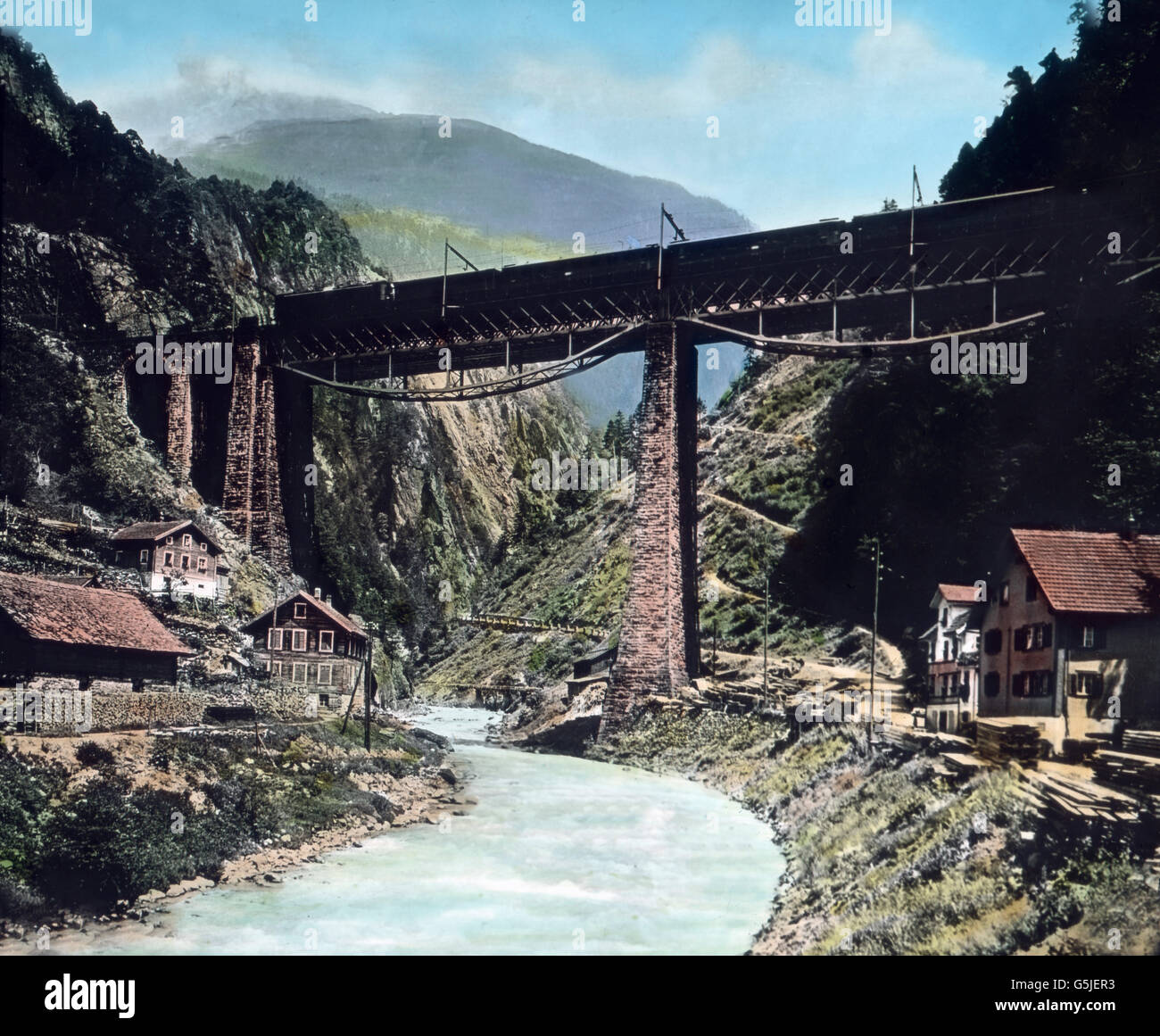 Das Kärstelenbach Viadukt im Amsteg, Schweiz 1930er Jahre. Kaerstelenbach viaduct at Amsteg, Switzerland 1930s. Stock Photo