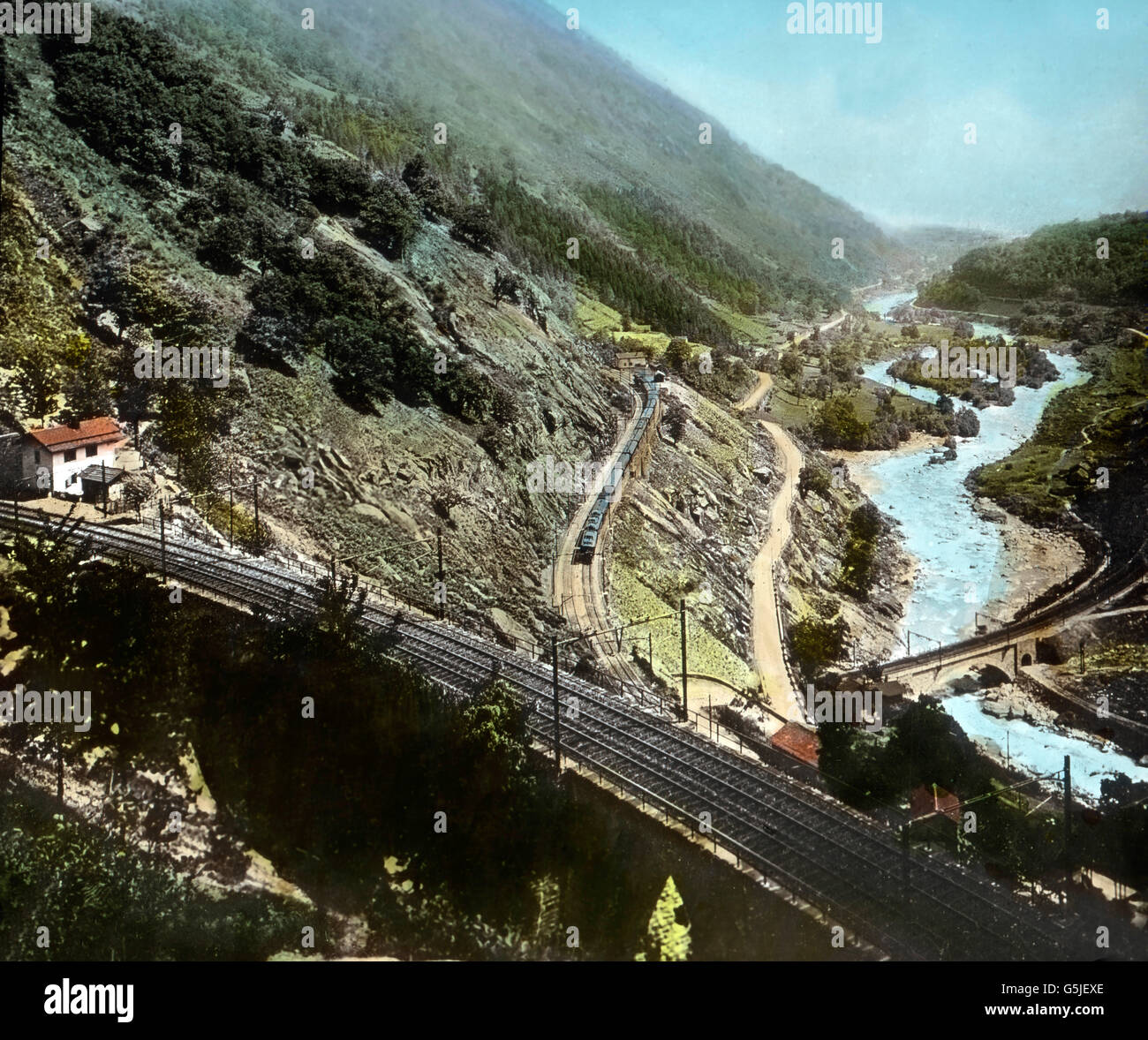 Die Bahnstreckenführung bei Giornico, Schweiz, 1930er Jahre. Railway tracks near Giornico, Switzerland 1930s. Stock Photo