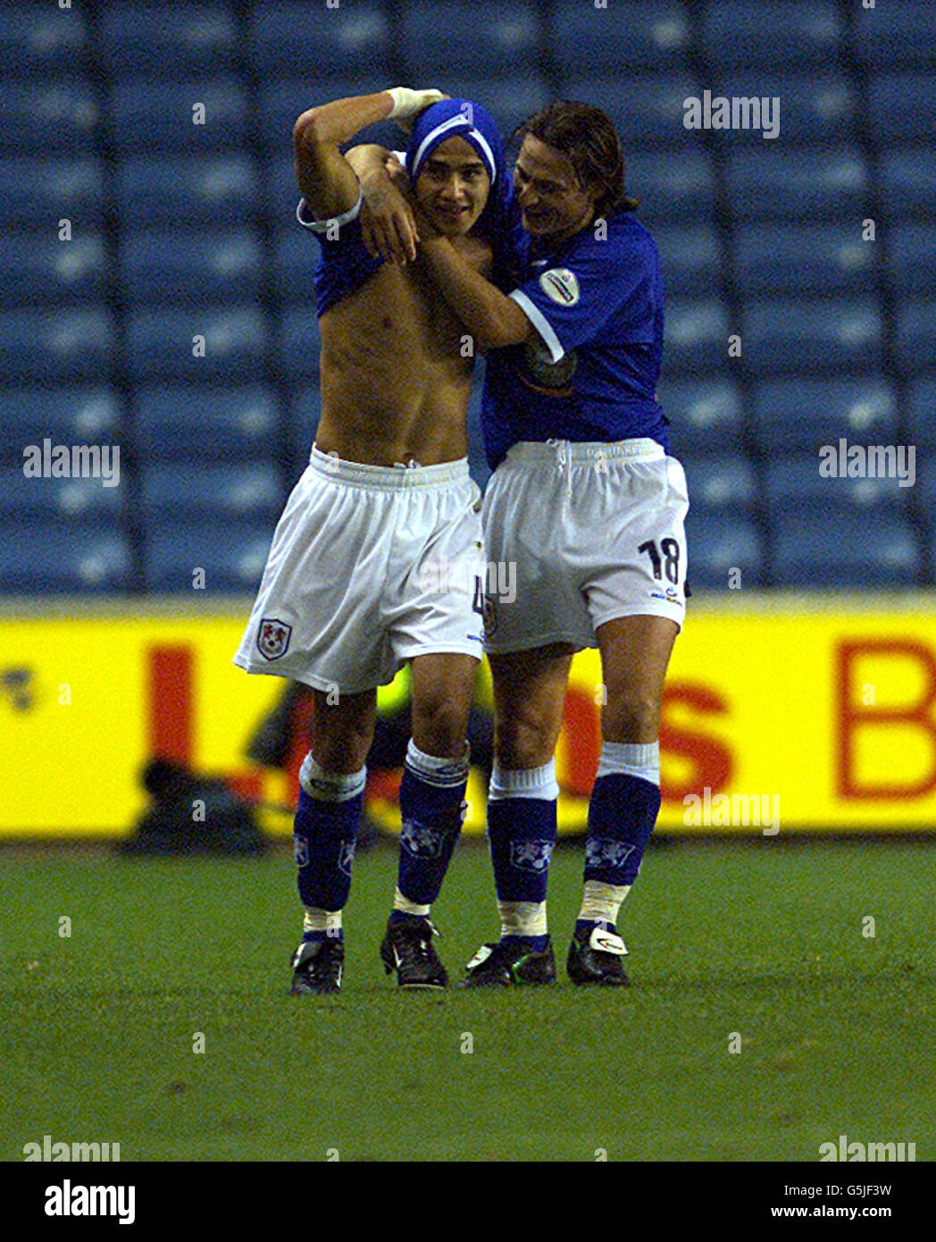 Football shirt over head football celebration hi res stock photography and images Alamy