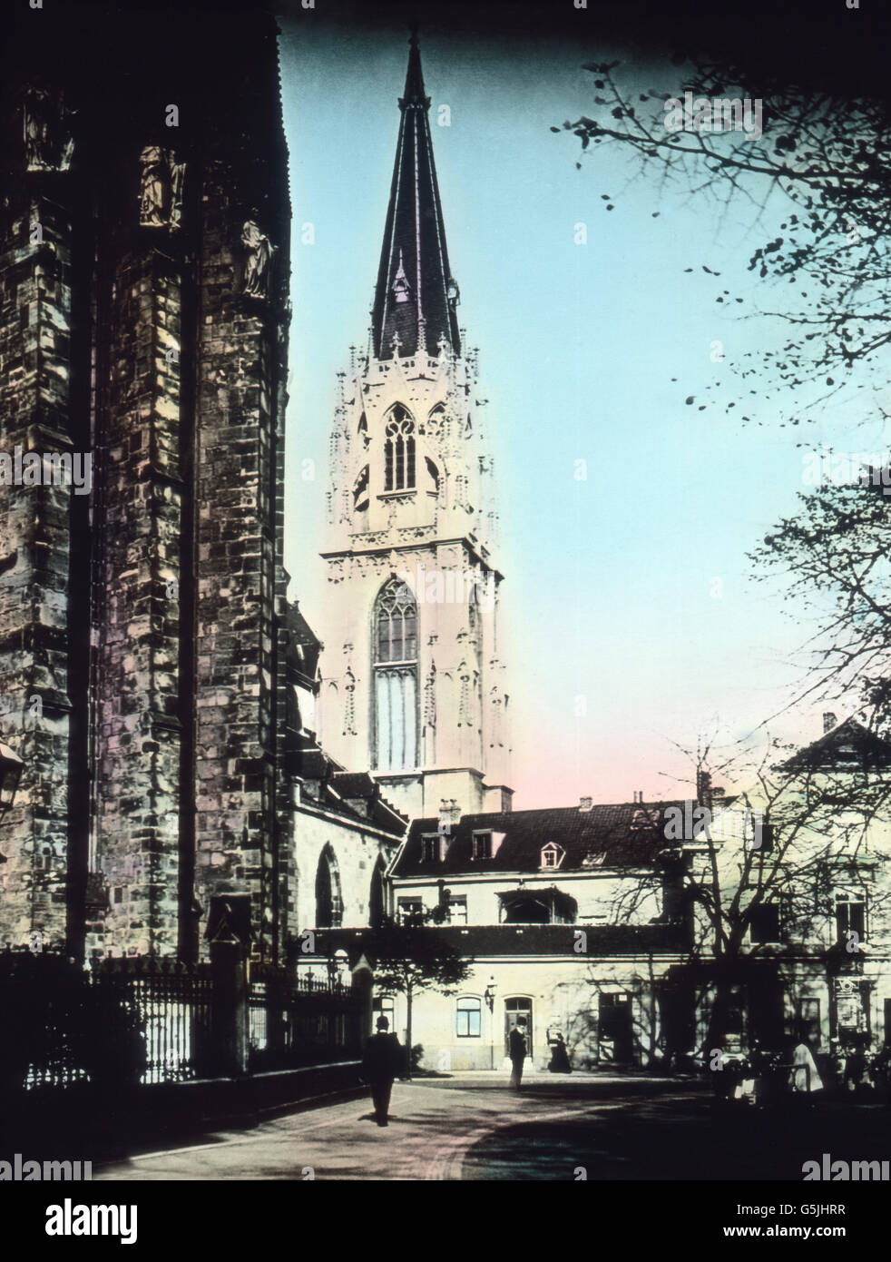 Der Münsterplatz in Aachen, 1920er Jahre. Minster square at Aachen, 1920s. Stock Photo