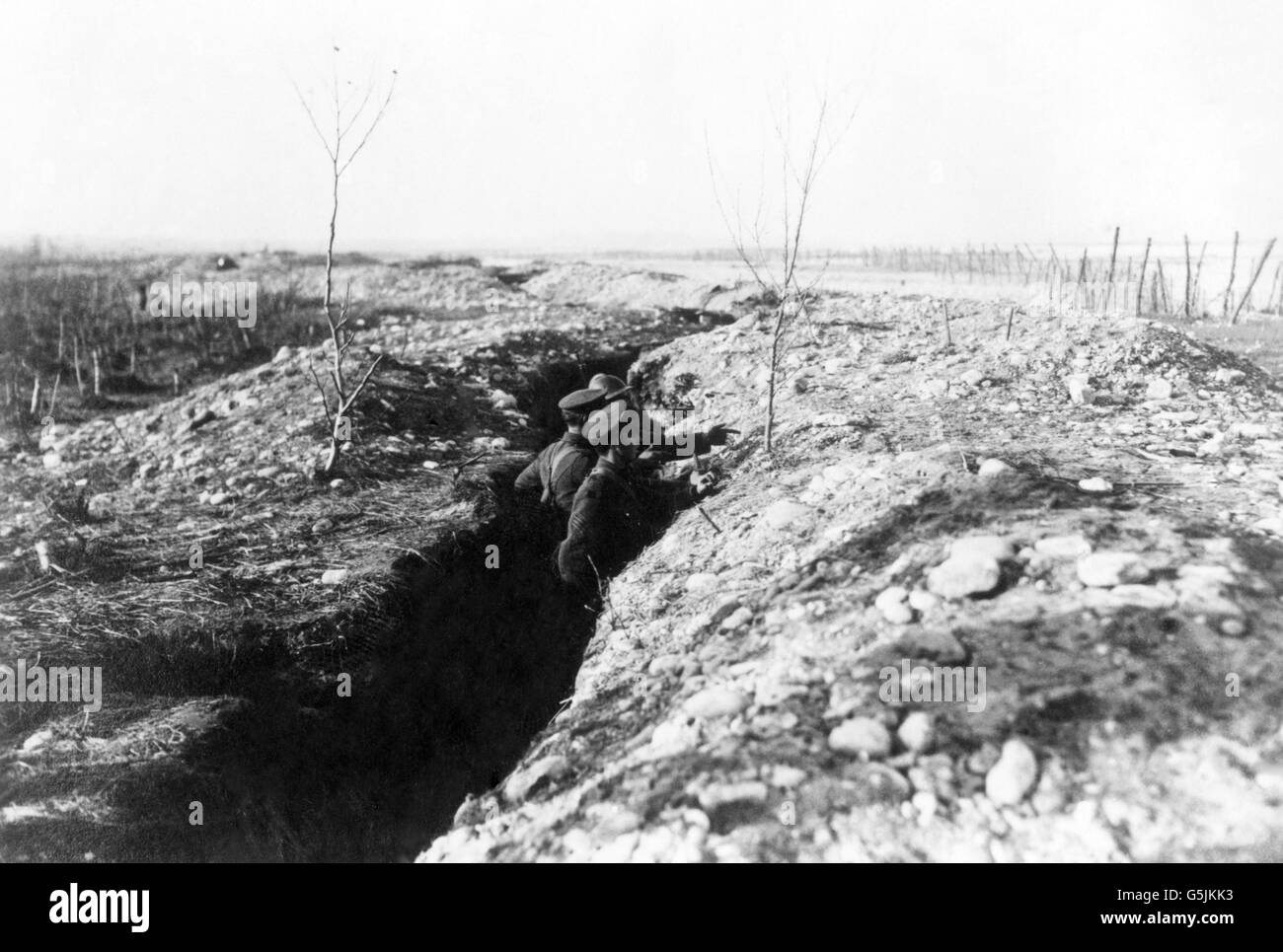 World War One - British and Italian soldiers in trenches - Piave - Italy Stock Photo