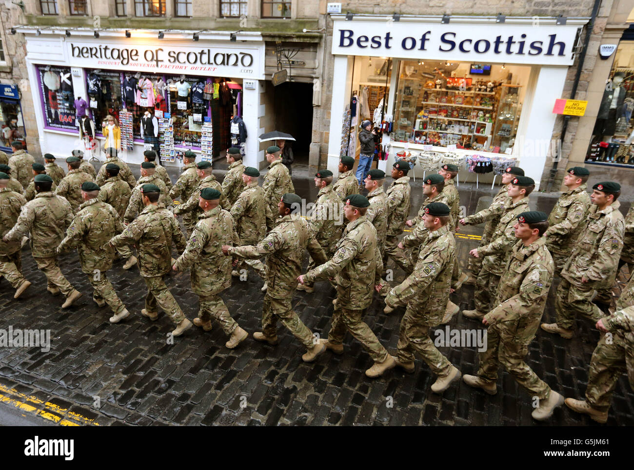 Soldiers From 3rd Battalion The Rifles 3 Rifles High Resolution Stock ...