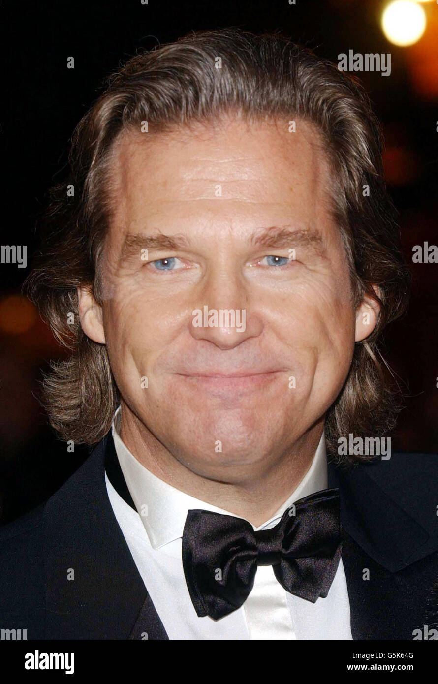 UA actor Jeff Bridges arrives for the London Film Festival's closing gala premiere of his new film K-Pax at the Empire in Leicester Square, London. The film follows the story of a mysterious hospital patient who claims to be from another planet. Stock Photo