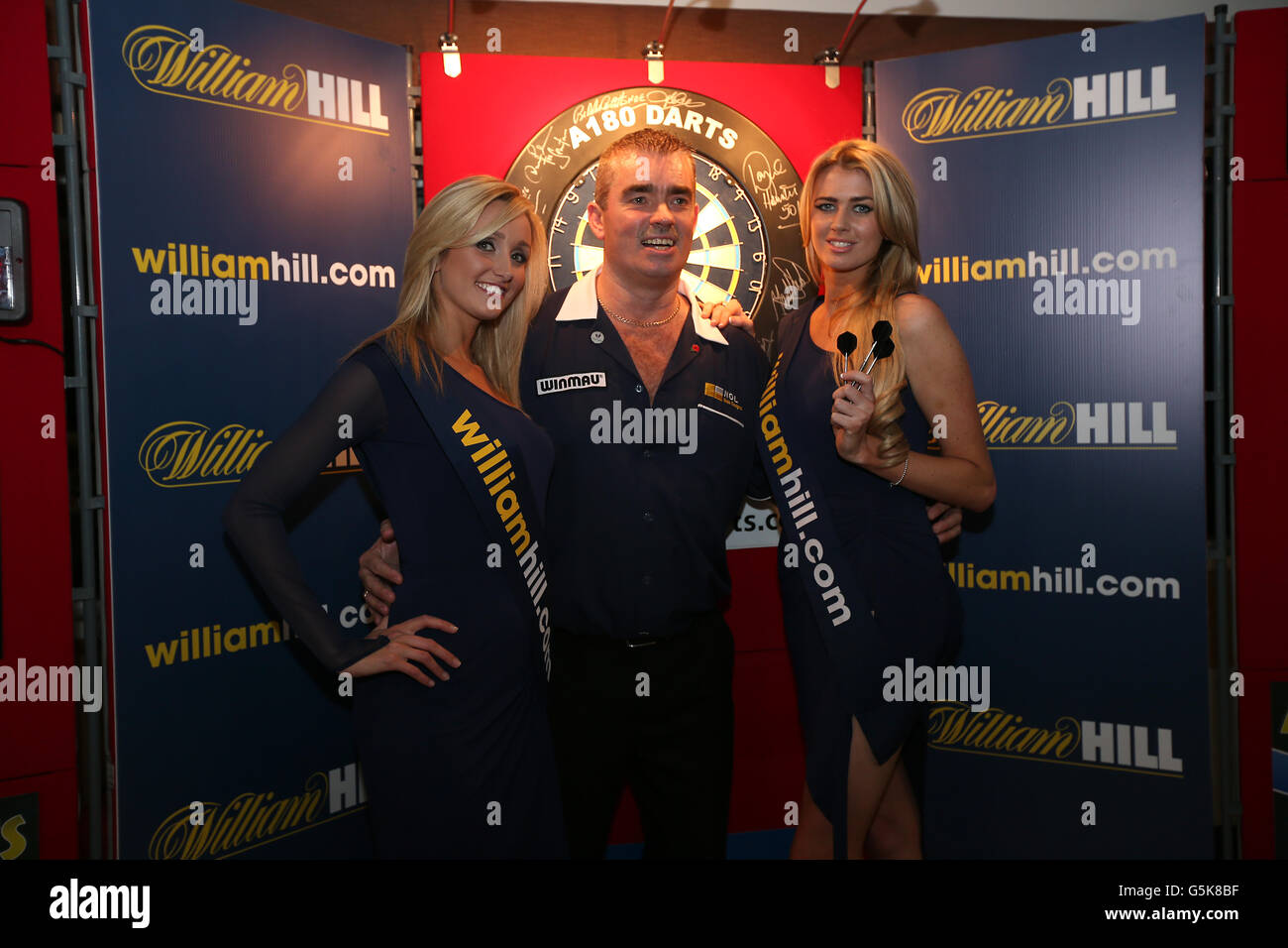 Darts - Grand Slam of Darts Promotion Event - Wolverhampton Racecourse. Steve Beaton during a William Hill promotional event Stock Photo