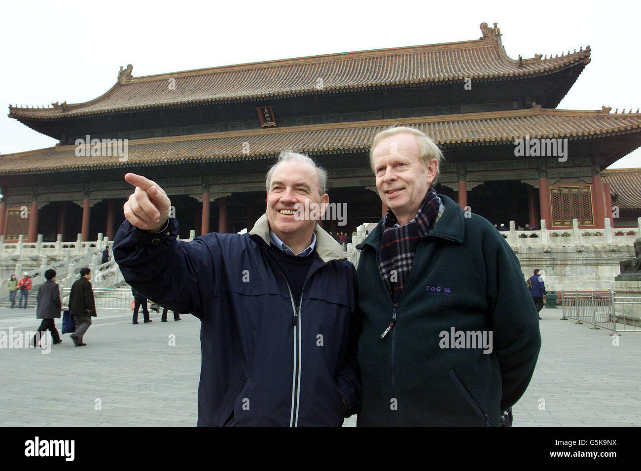 Johnathan Hegan a senior Partner with Kirk McClure and Morton, a Independent Engineering Consultancy Firm based in Belfast, with Sir Reg Empey (right) Enterprise Trade and Investment Minister for Northern Ireland, they met at the Forbidden city in Beijing, China. * at the start of a number of business meetings with Northern Ireland companies. Stock Photo