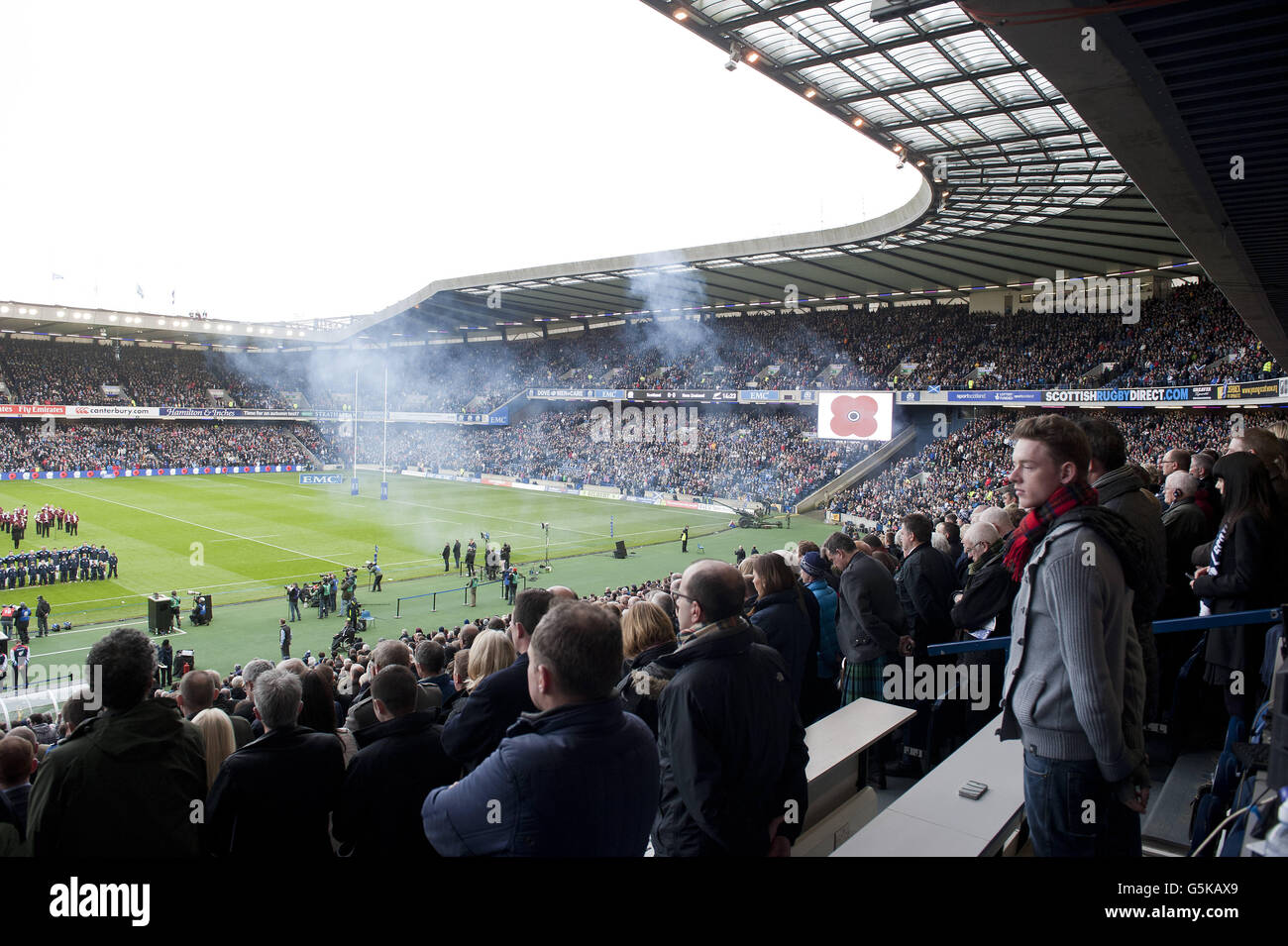 Pre match silence hires stock photography and images Alamy