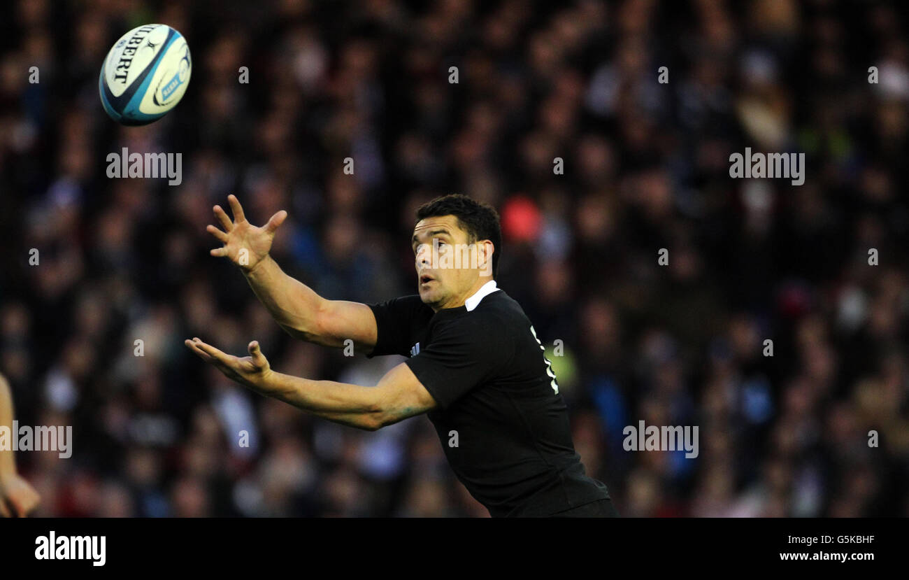 New Zealands Dan Carter Emc Test Match Murrayfield Hi-res Stock ...