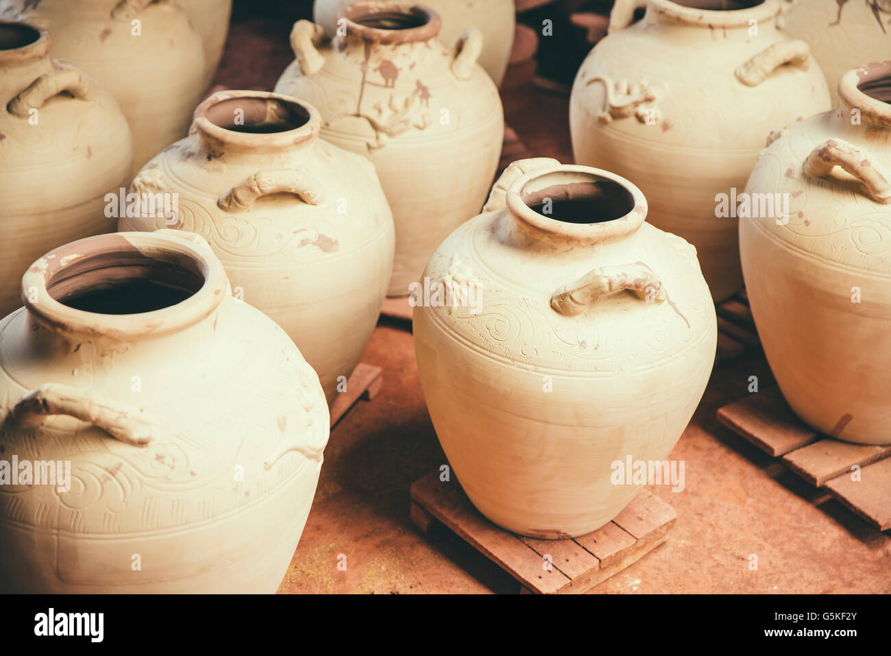 Ceramic kiln hires stock photography and images Alamy