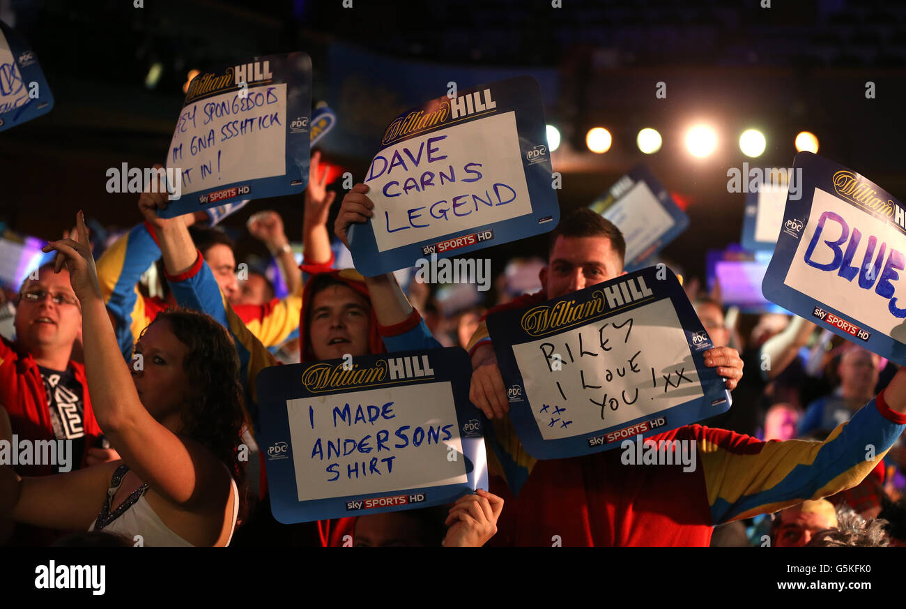 Darts Grand Slam of Darts Wolverhampton Civic Hall Stock Photo Alamy