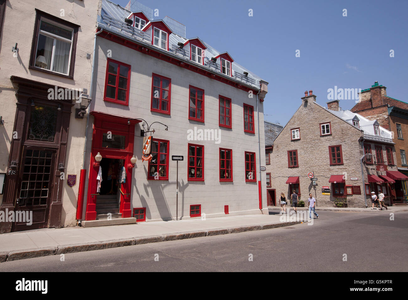 QUEBEC CITY MAY 24, 2016 The Trois Colombes is an Old Québec gift