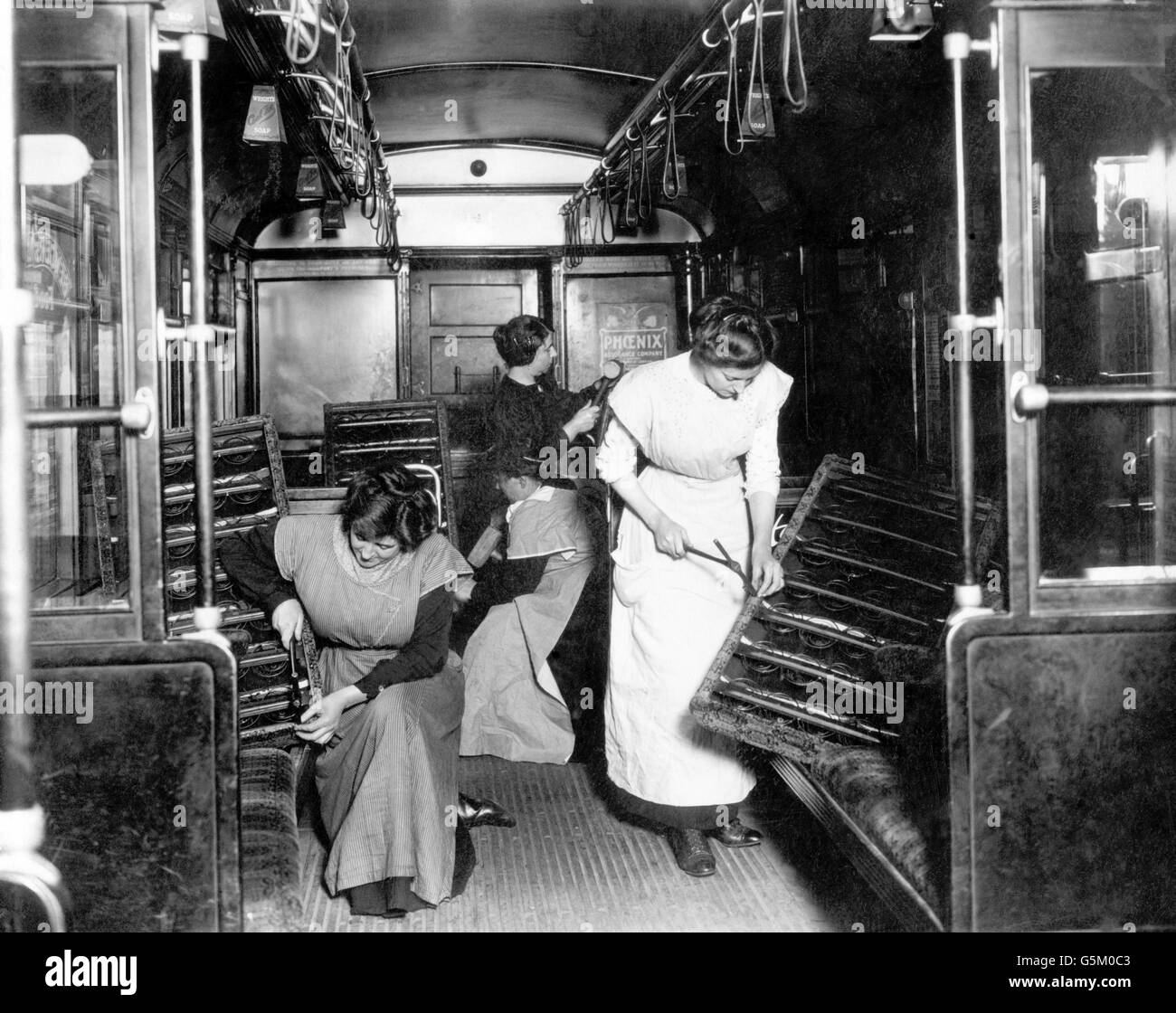 Military women in world war one hi-res stock photography and images - Alamy