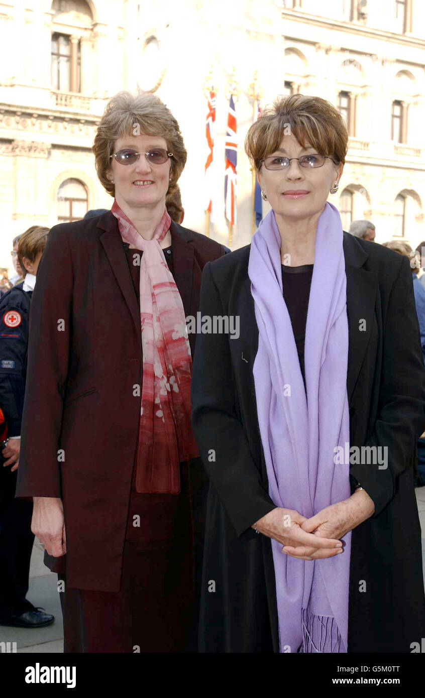 Yvonne Browne (correct), chairman of the Sandringham Women's Institute with actress Nanette Newman (right) at the Cenotaph, where the coffin of Queen Elizabeth, the Queen Mother, will travel through on its way from the Queen's Chapel to Westminster Hall. *..., where she will lie-in state until her funeral at Westminster Abbey on Tuesday. Stock Photo