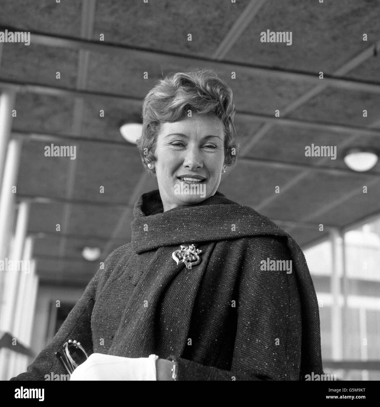 Entertainment - Actress Dinah Sheridan - Emergency Landing - Heathrow Airport Stock Photo