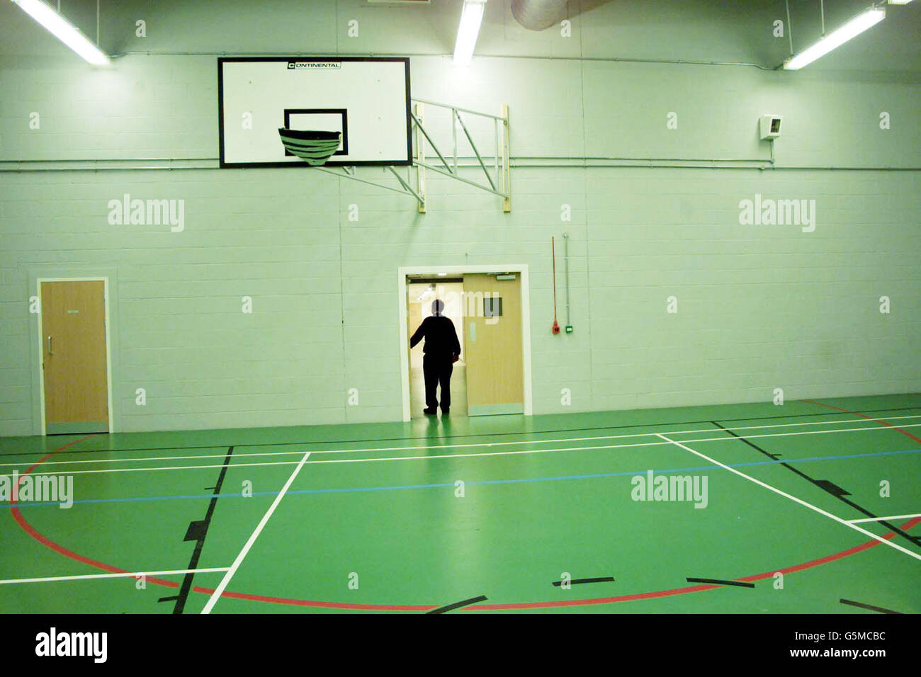Yarls Wood immigration Removal centre in Clapham near Bedford, Bedfordshire. It will hold 900 immigration detainees and is the largest in the UK detention estate. Yarls Wood will be the largest Immigration removal centre in Europe. Inside the Centre sports hall. Stock Photo