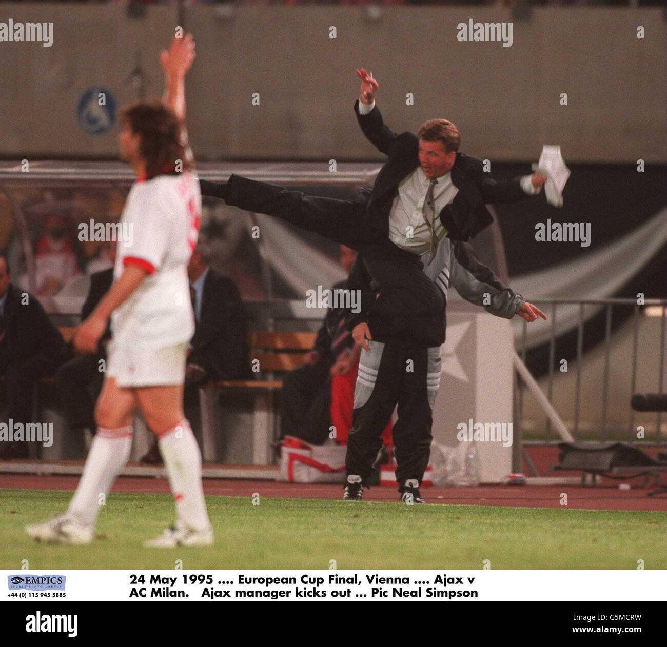24 May 1995, European Cup Final, Vienna, Ajax v AC Milan. Ajax manager kicks out Louis Van Gaal Stock Photo