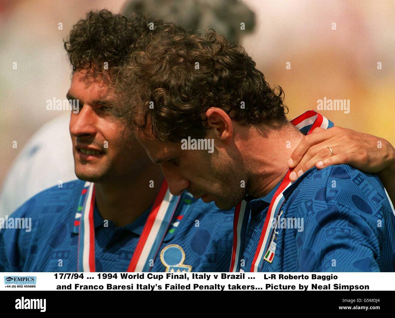 17/7/94. 1994 World Cup Final, Italy v Brazil. L-R Roberto Baggio and Franco Baresi Italy's Failed Penalty takers. Picture by Neal Simpson Stock Photo