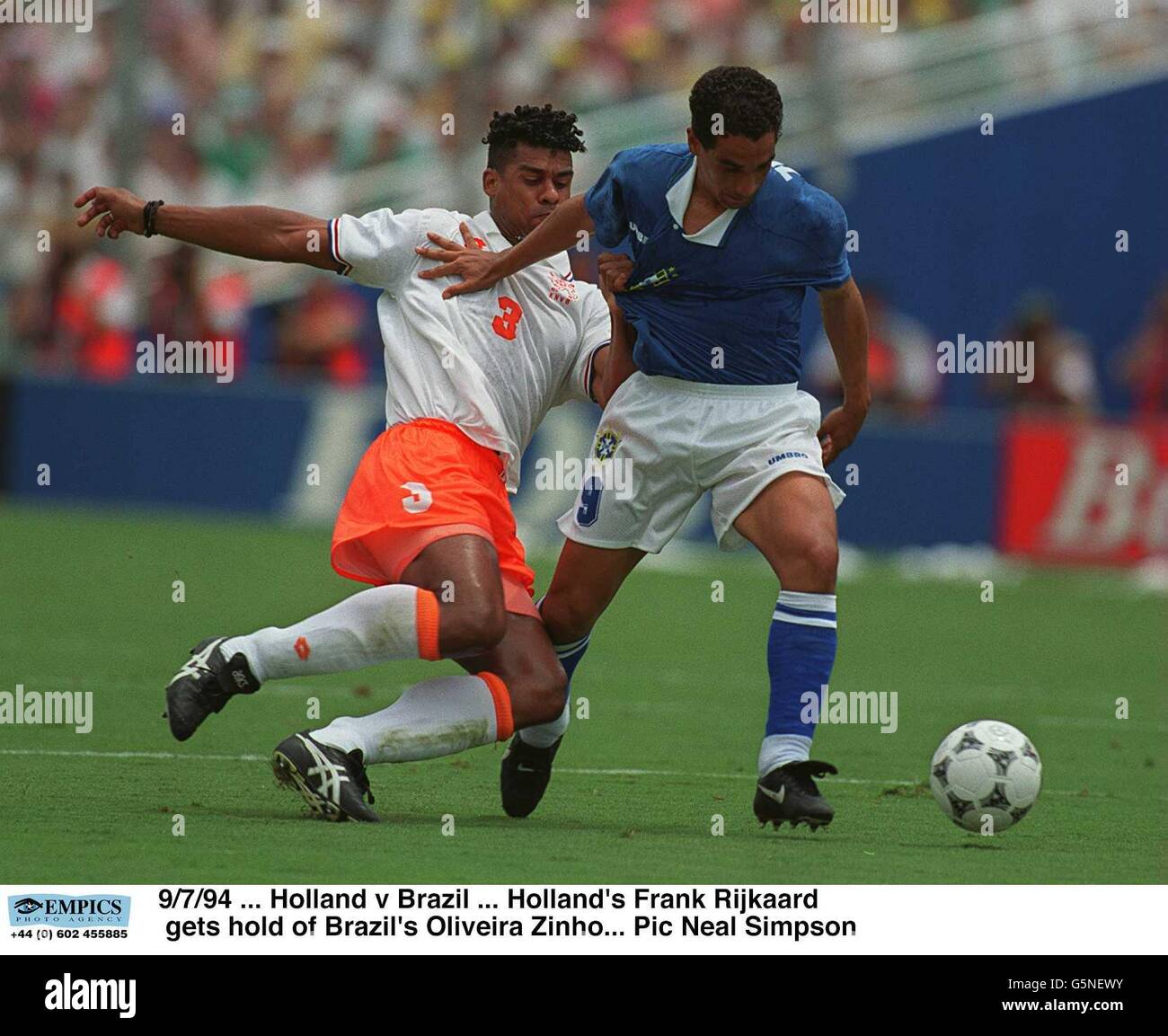 Soccer - 1994 FIFA World Cup USA - Quarter-finals - Holland v