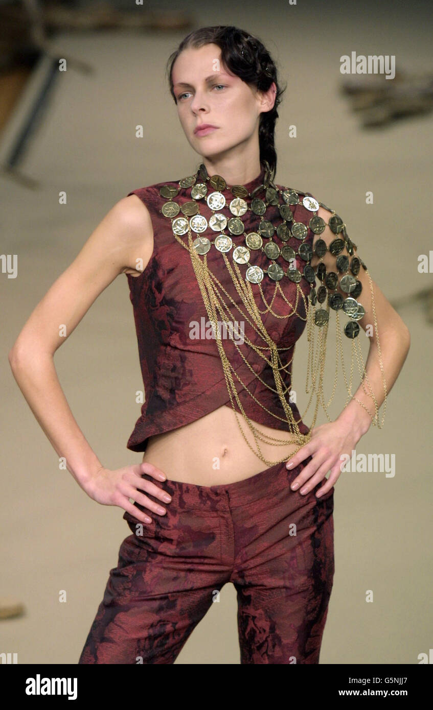 Chainmail fashion hi-res stock photography and images - Alamy
