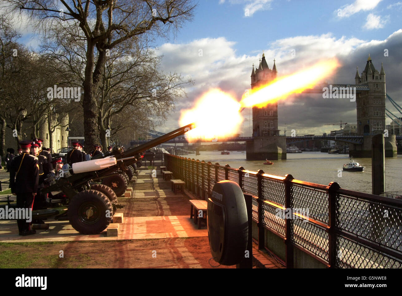 The Honourable Artillery Company mark the 50th anniversary of the Queen's accession to the throne, with a sixty two gun salute at The Tower of London. Stock Photo